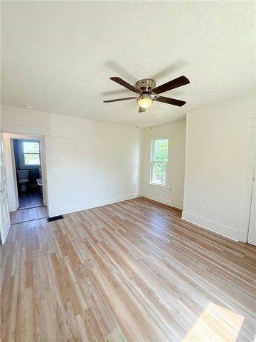 2013 S Jefferson St, Shenango Twp, PA 16102