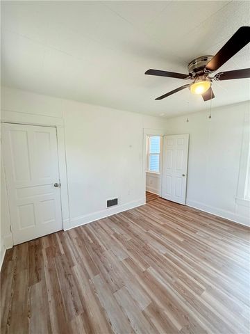 2013 S Jefferson St, Shenango Twp, PA 16102