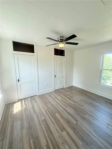 2013 S Jefferson St, Shenango Twp, PA 16102