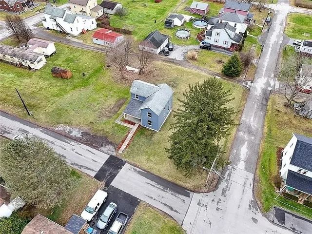 2013 S Jefferson St, Shenango Twp, PA 16102