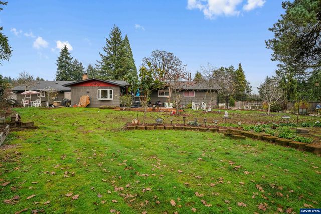 8550 Aumsville Hwy SE, Salem, OR 97317