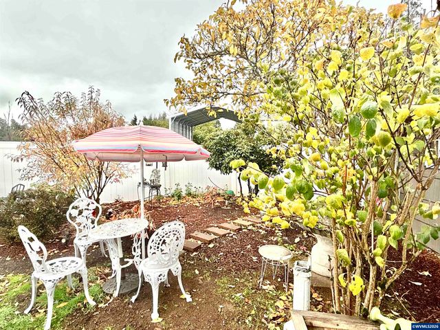 8550 Aumsville Hwy SE, Salem, OR 97317