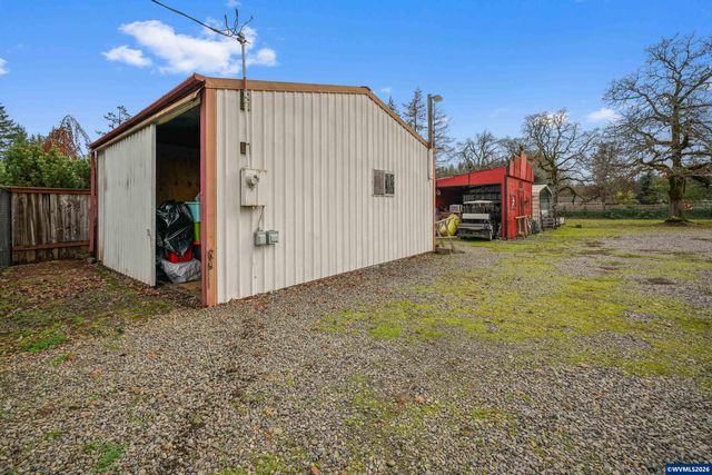 8550 Aumsville Hwy SE, Salem, OR 97317