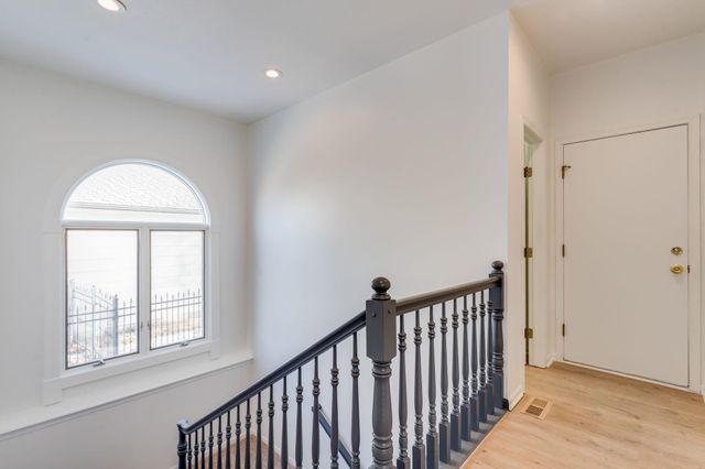 8229 E Oxford Ct, Wichita, KS 67226