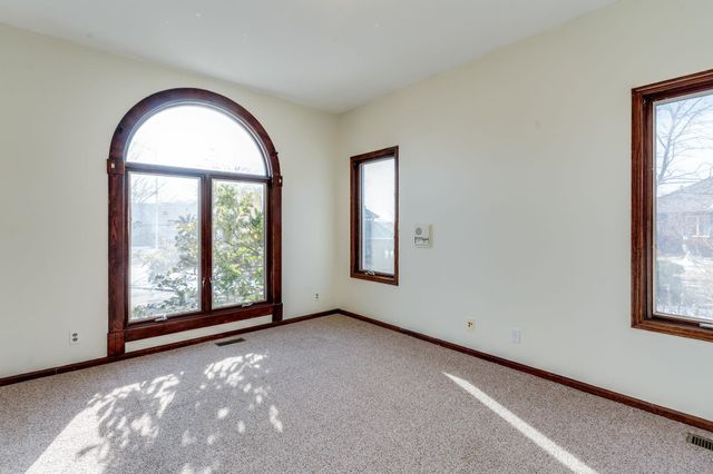 8229 E Oxford Ct, Wichita, KS 67226