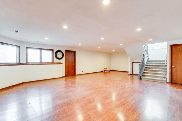 8229 E Oxford Ct, Wichita, KS 67226