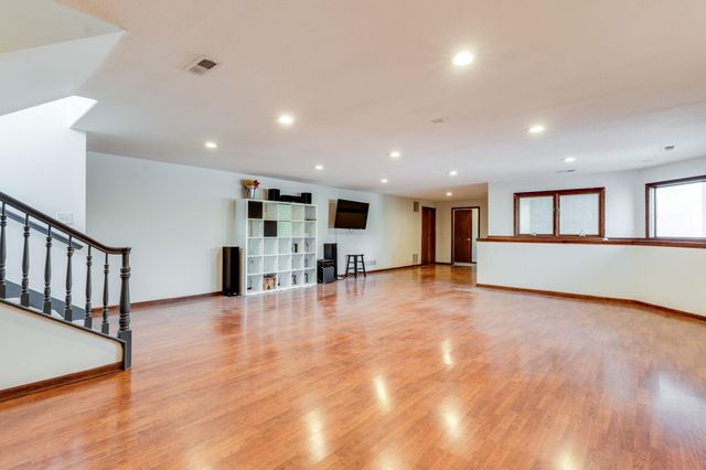 8229 E Oxford Ct, Wichita, KS 67226