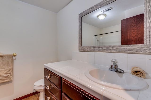 8229 E Oxford Ct, Wichita, KS 67226