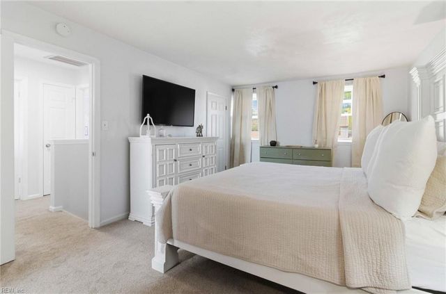 1021 Tealwood DR, Virginia Beach, VA 23453