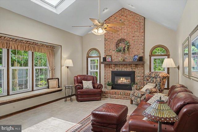 1 ICE POND TRL, Hockessin, DE 19707