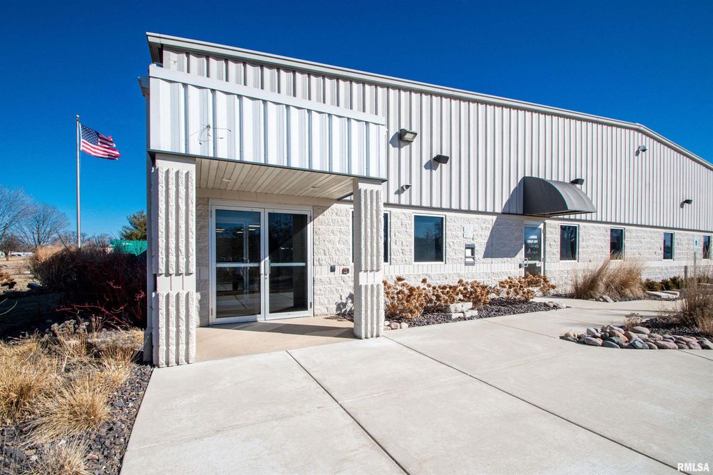 200 ENTERPRISE Drive, Pekin, IL 61554