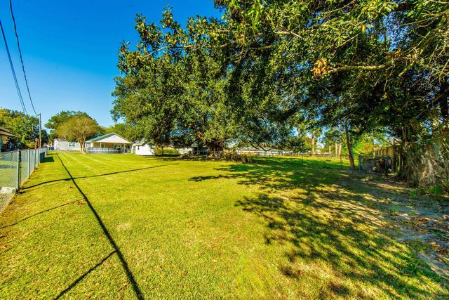 1831 Himalaya Ave, Thibodaux, LA 70301