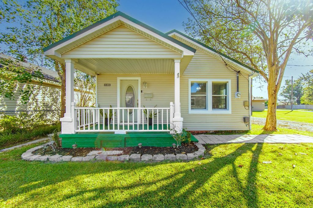 1831 Himalaya Ave, Thibodaux, LA 70301