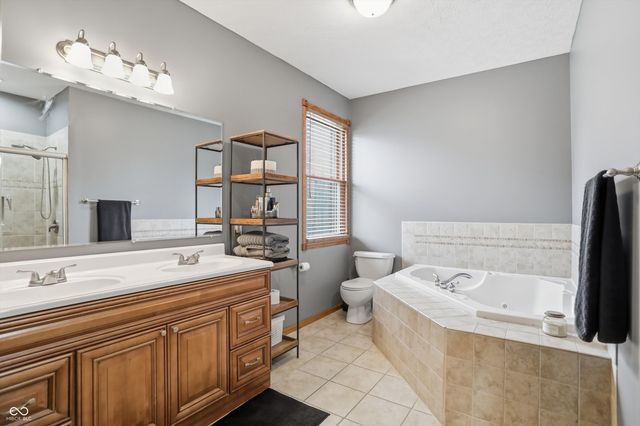 250 E Woodfield Lane, Mooresville, IN 46158