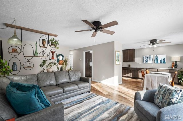 1 Inverness Court, St Peters, MO 63376