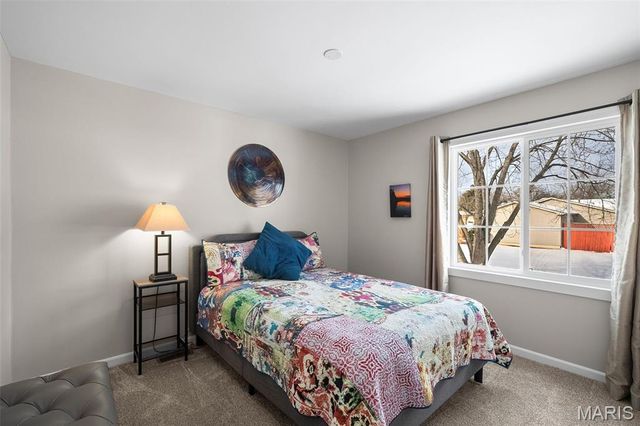 1 Inverness Court, St Peters, MO 63376