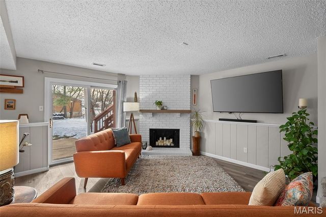 1 Inverness Court, St Peters, MO 63376