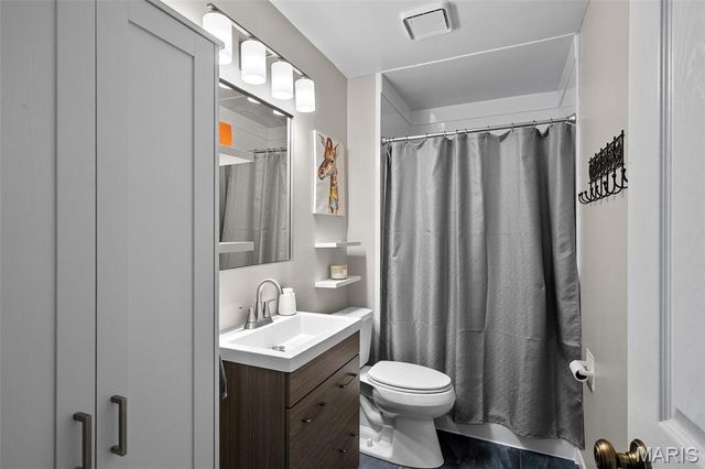 1 Inverness Court, St Peters, MO 63376