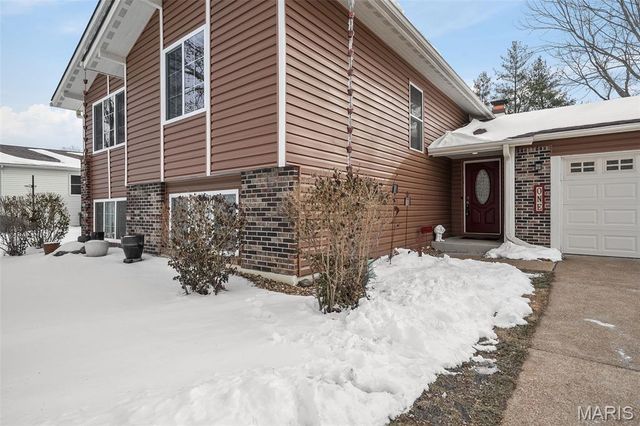 1 Inverness Court, St Peters, MO 63376