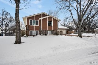 1 Inverness Court, St Peters, MO 63376