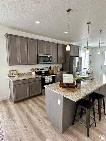 1671 N CENTER POINT LN, Salem, UT 84653
