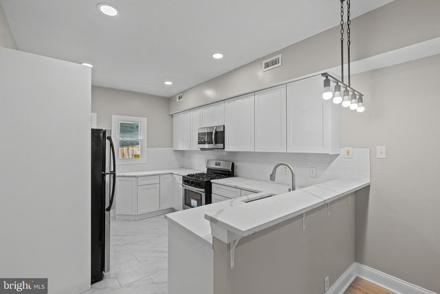 1525 W PRATT ST, Baltimore, MD 21223
