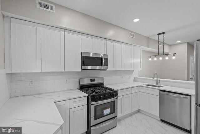 1525 W PRATT ST, Baltimore, MD 21223