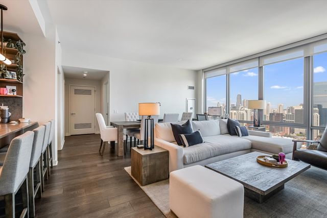 164 N Peoria Street 4004, Chicago, IL 60607