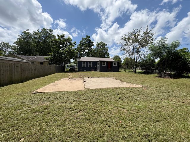 230 NE 20th, Paris, TX 75460