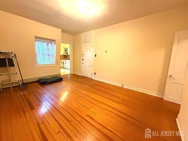 207 Woodbridge Avenue, Metuchen, NJ 08840