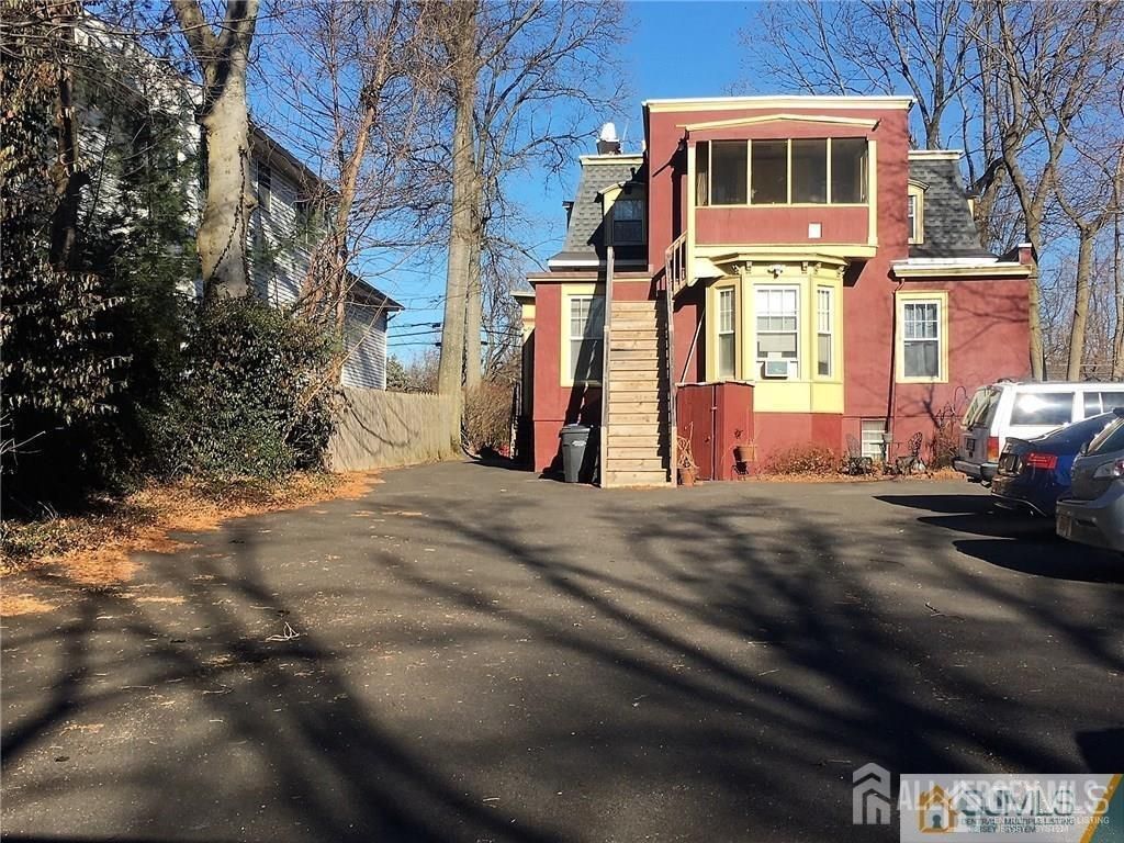 207 Woodbridge Avenue, Metuchen, NJ 08840