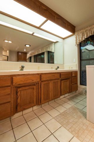 2063 Justice Ct, Turlock, CA 95382