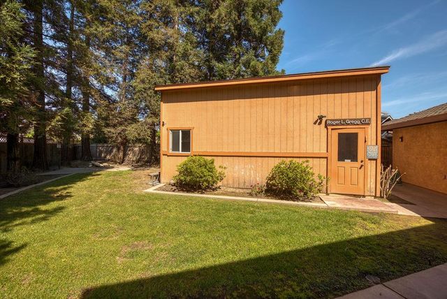 2063 Justice Ct, Turlock, CA 95382