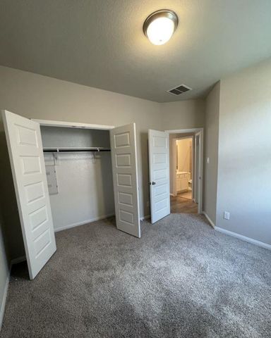 7052 Silverleaf Oak Street, Conroe, TX 77304