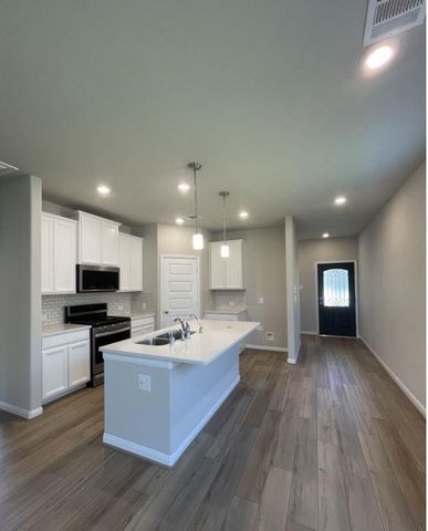 7052 Silverleaf Oak Street, Conroe, TX 77304