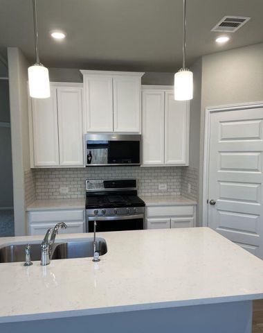 7052 Silverleaf Oak Street, Conroe, TX 77304