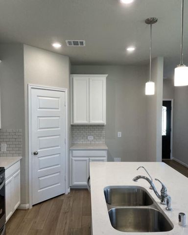 7052 Silverleaf Oak Street, Conroe, TX 77304