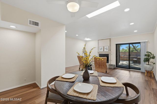 851 W Calle De Emilia, Green Valley, AZ 85614