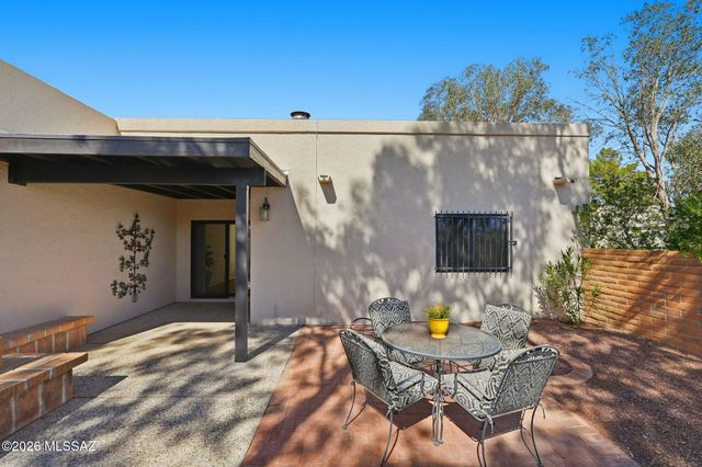 851 W Calle De Emilia, Green Valley, AZ 85614