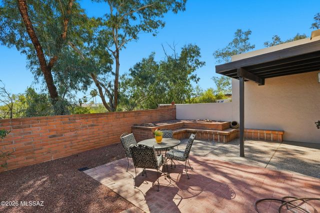 851 W Calle De Emilia, Green Valley, AZ 85614