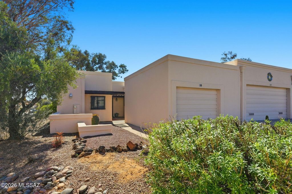 851 W Calle De Emilia, Green Valley, AZ 85614