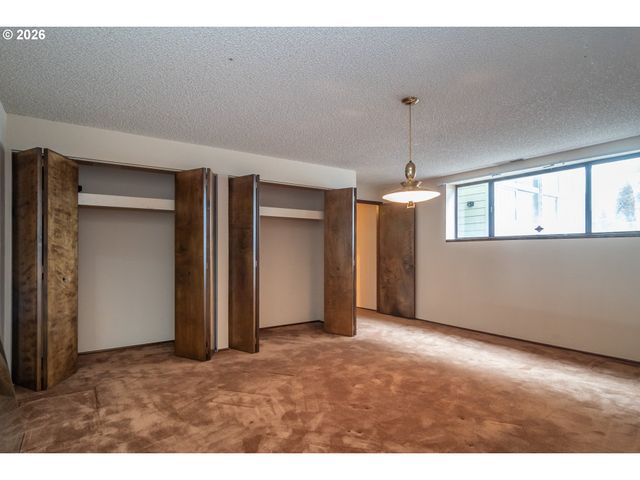 1834 Nw FINCH Ct, Roseburg, OR 97471