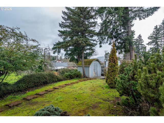 1834 Nw FINCH Ct, Roseburg, OR 97471