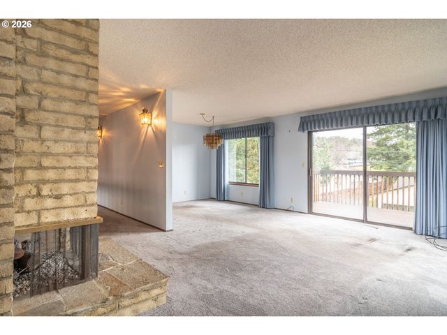 1834 Nw FINCH Ct, Roseburg, OR 97471