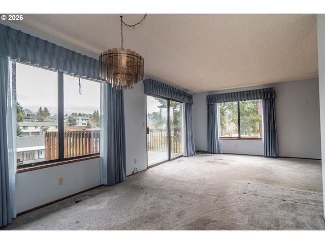 1834 Nw FINCH Ct, Roseburg, OR 97471