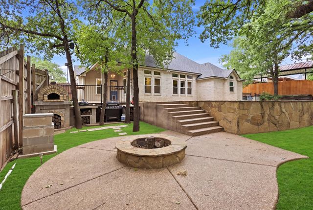 2105 Country Brook Drive, Weatherford, TX 76087