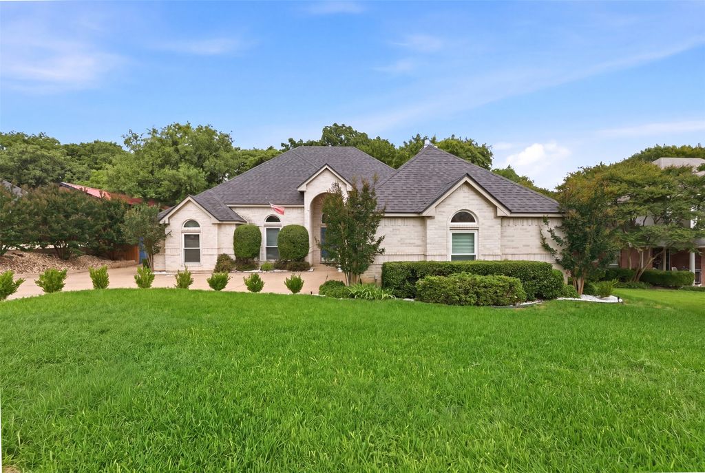 2105 Country Brook Drive, Weatherford, TX 76087