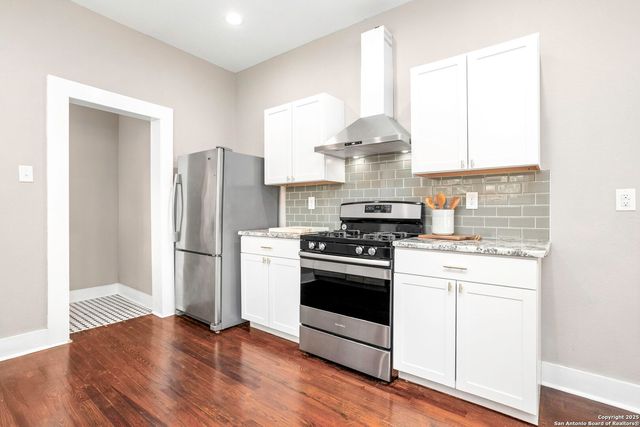 353 E Woodlawn Ave, San Antonio, TX 78212