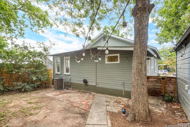 353 E Woodlawn Ave, San Antonio, TX 78212