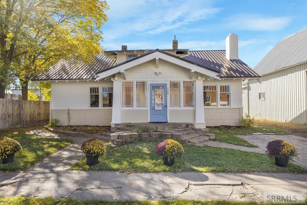 128 W 1st N, St Anthony, ID 83445